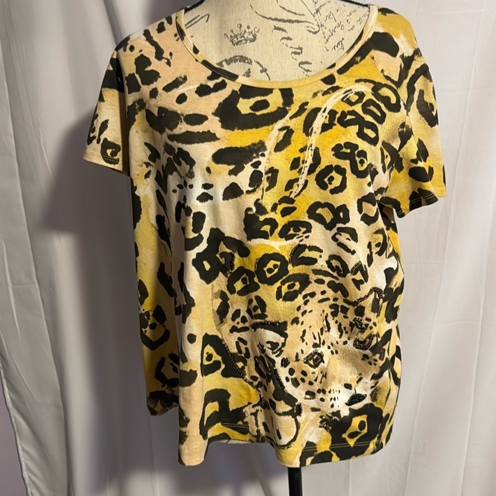 Chicos Cheetah top NWT